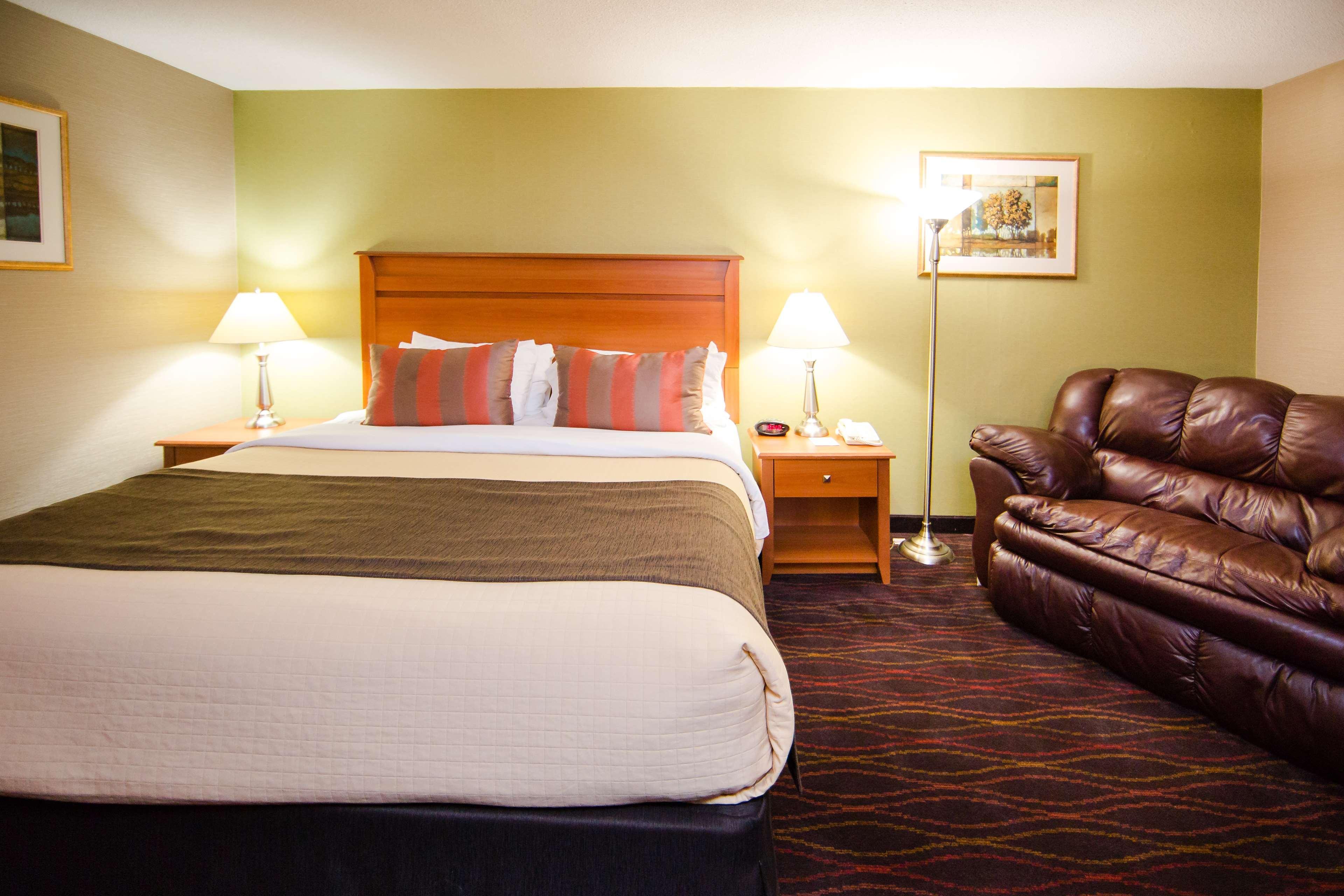 Best Western Plus Ottawa Kanata Hotel And Conference Centre Exterior photo