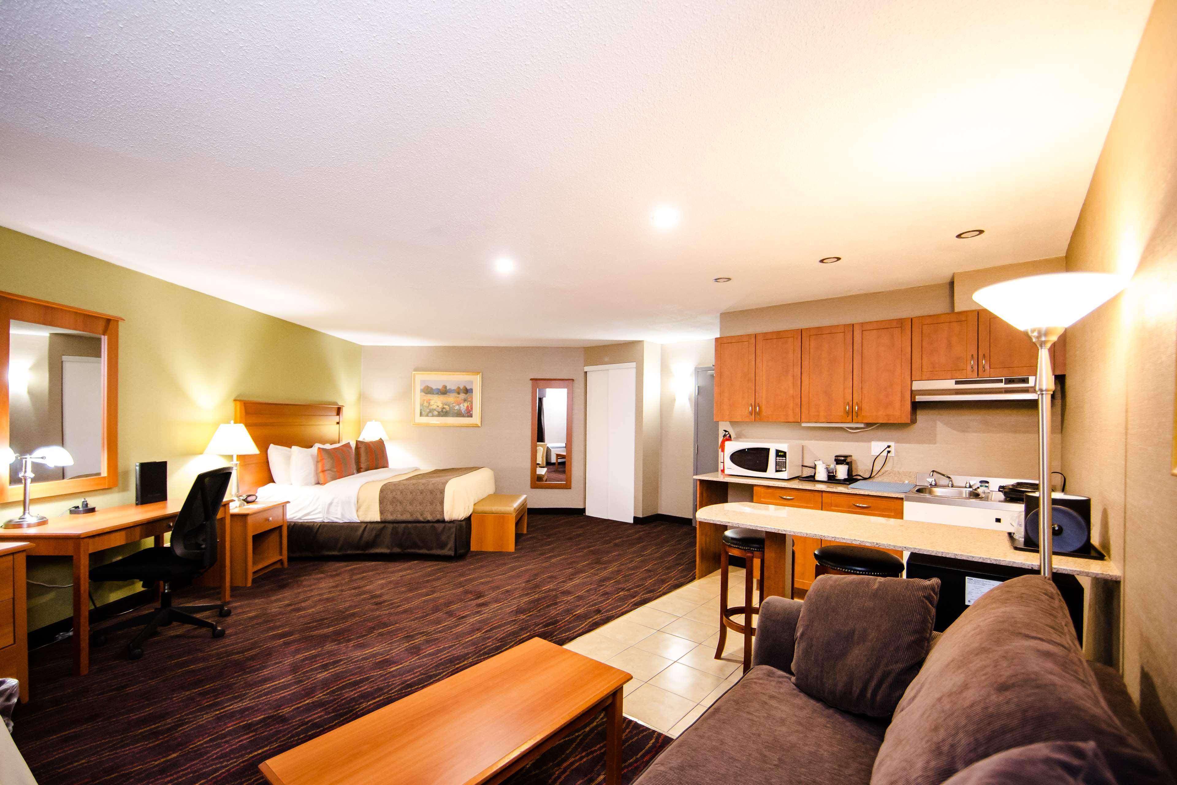 Best Western Plus Ottawa Kanata Hotel And Conference Centre Exterior photo