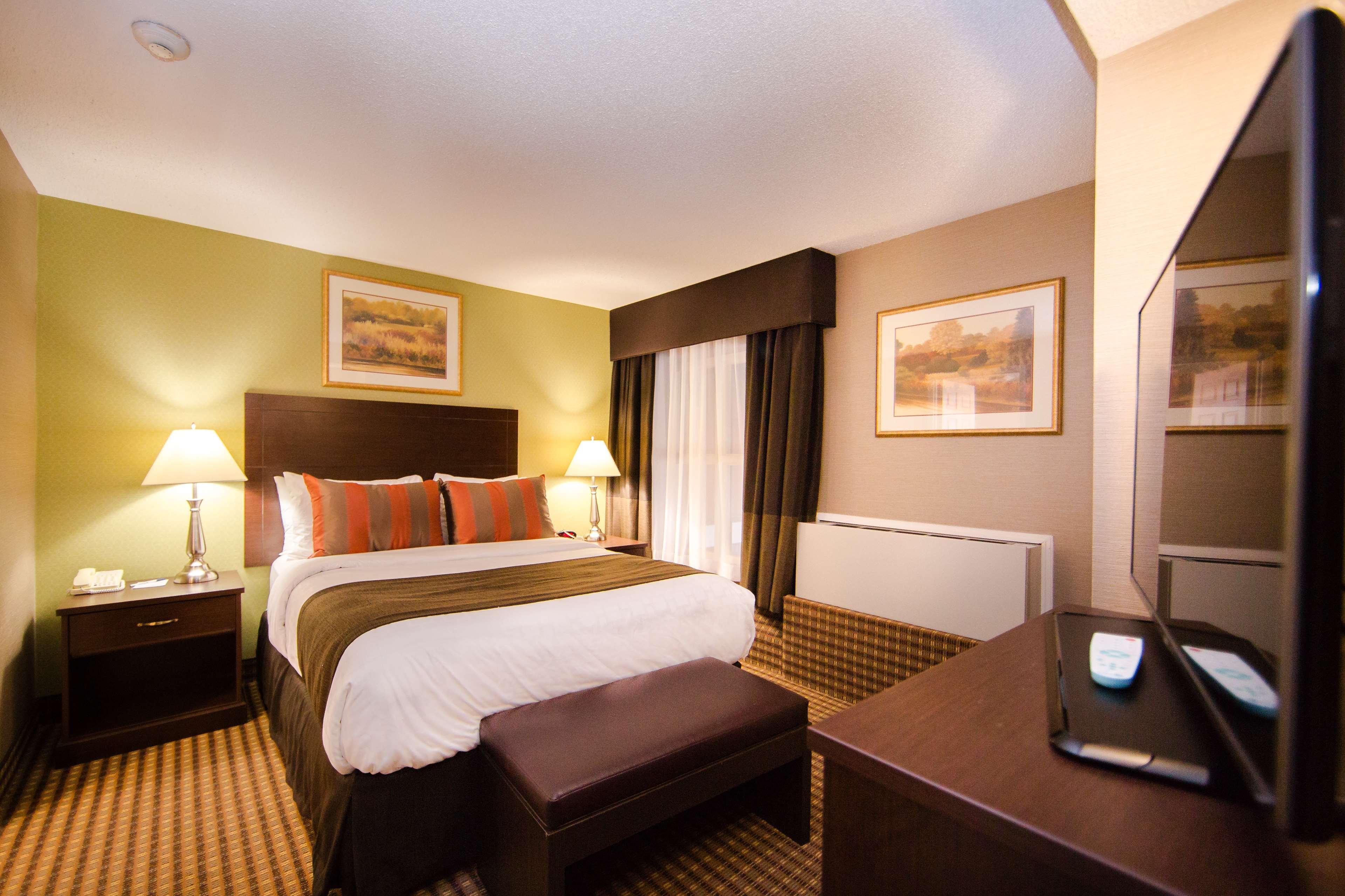 Best Western Plus Ottawa Kanata Hotel And Conference Centre Exterior photo