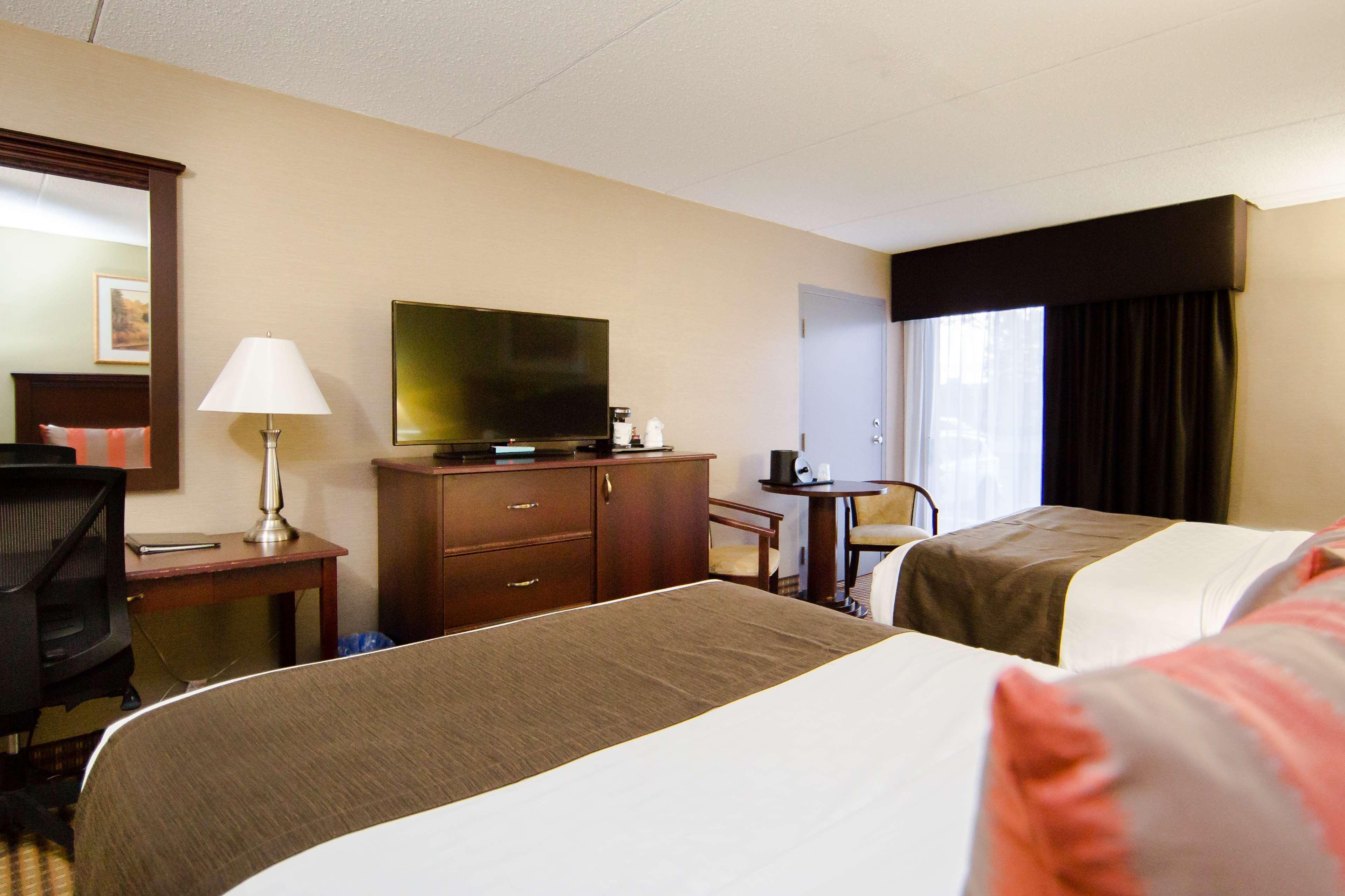 Best Western Plus Ottawa Kanata Hotel And Conference Centre Exterior photo