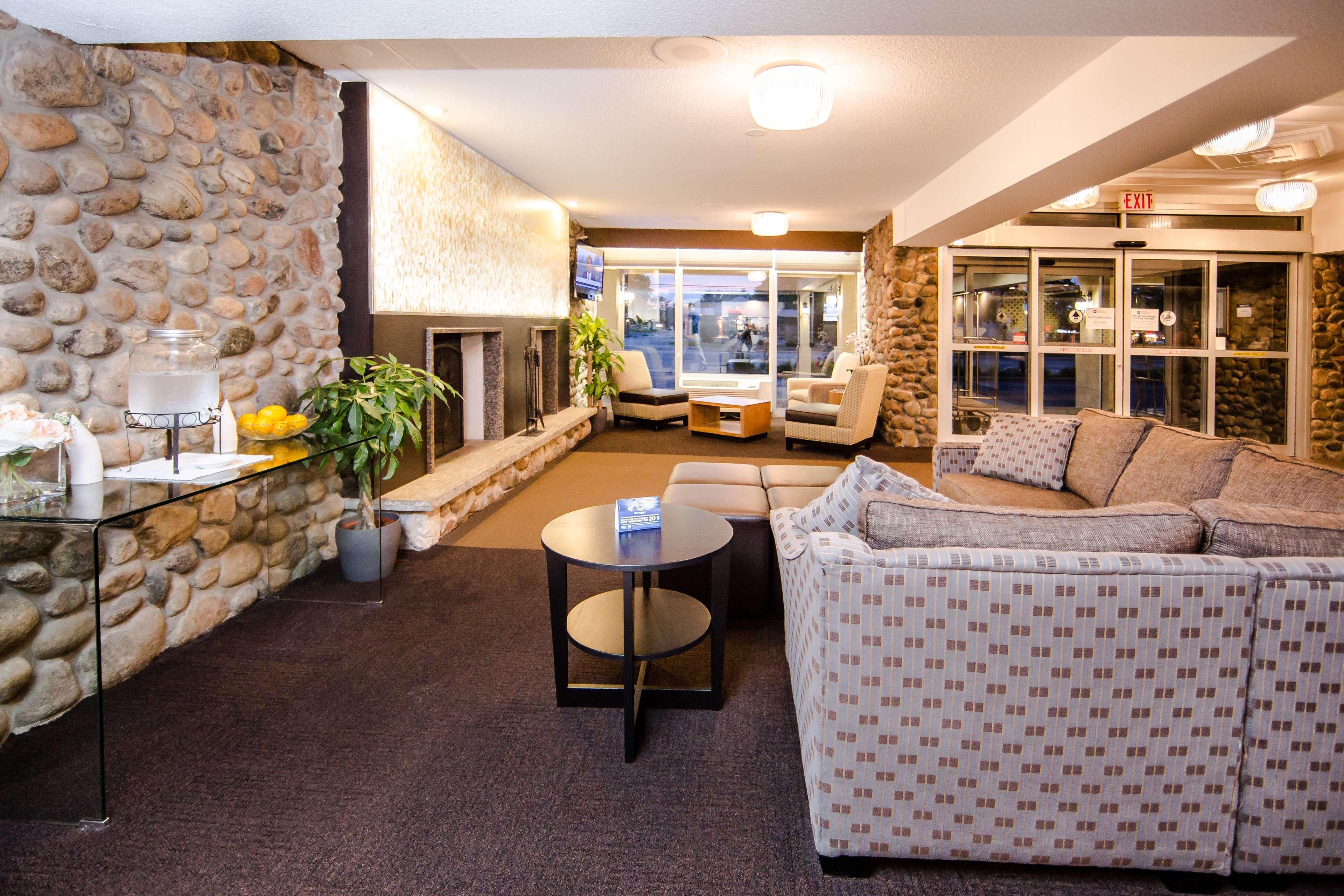 Best Western Plus Ottawa Kanata Hotel And Conference Centre Exterior photo
