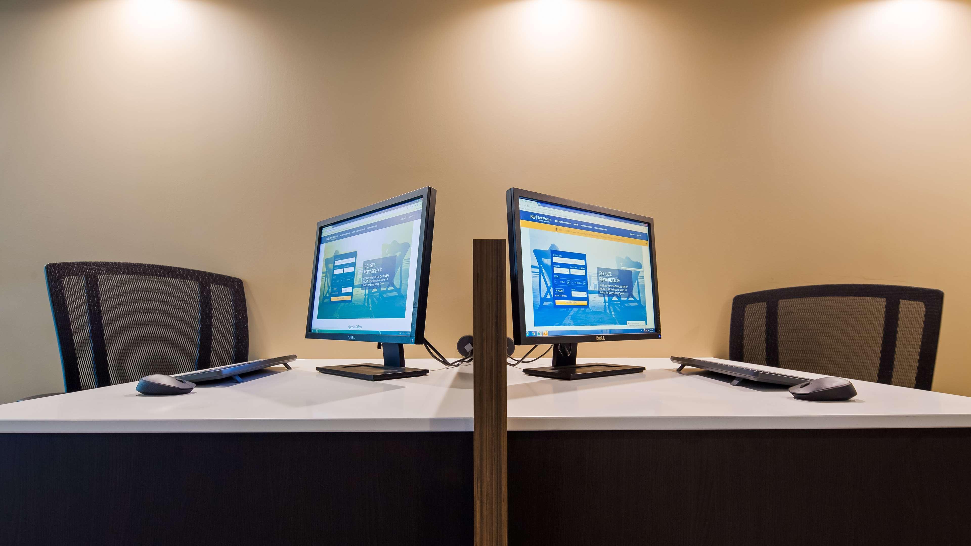 Best Western Plus Ottawa Kanata Hotel And Conference Centre Exterior photo
