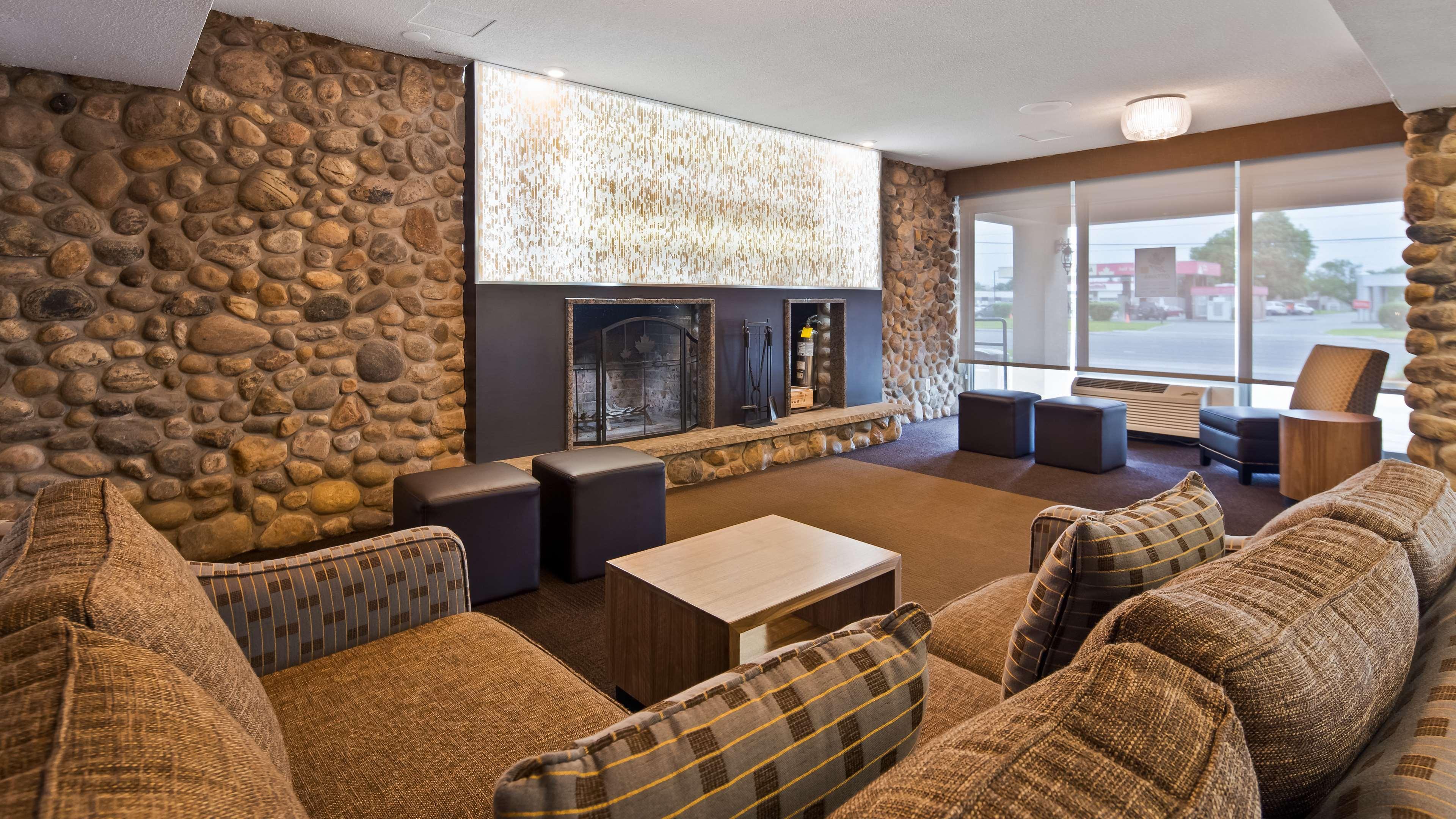 Best Western Plus Ottawa Kanata Hotel And Conference Centre Exterior photo