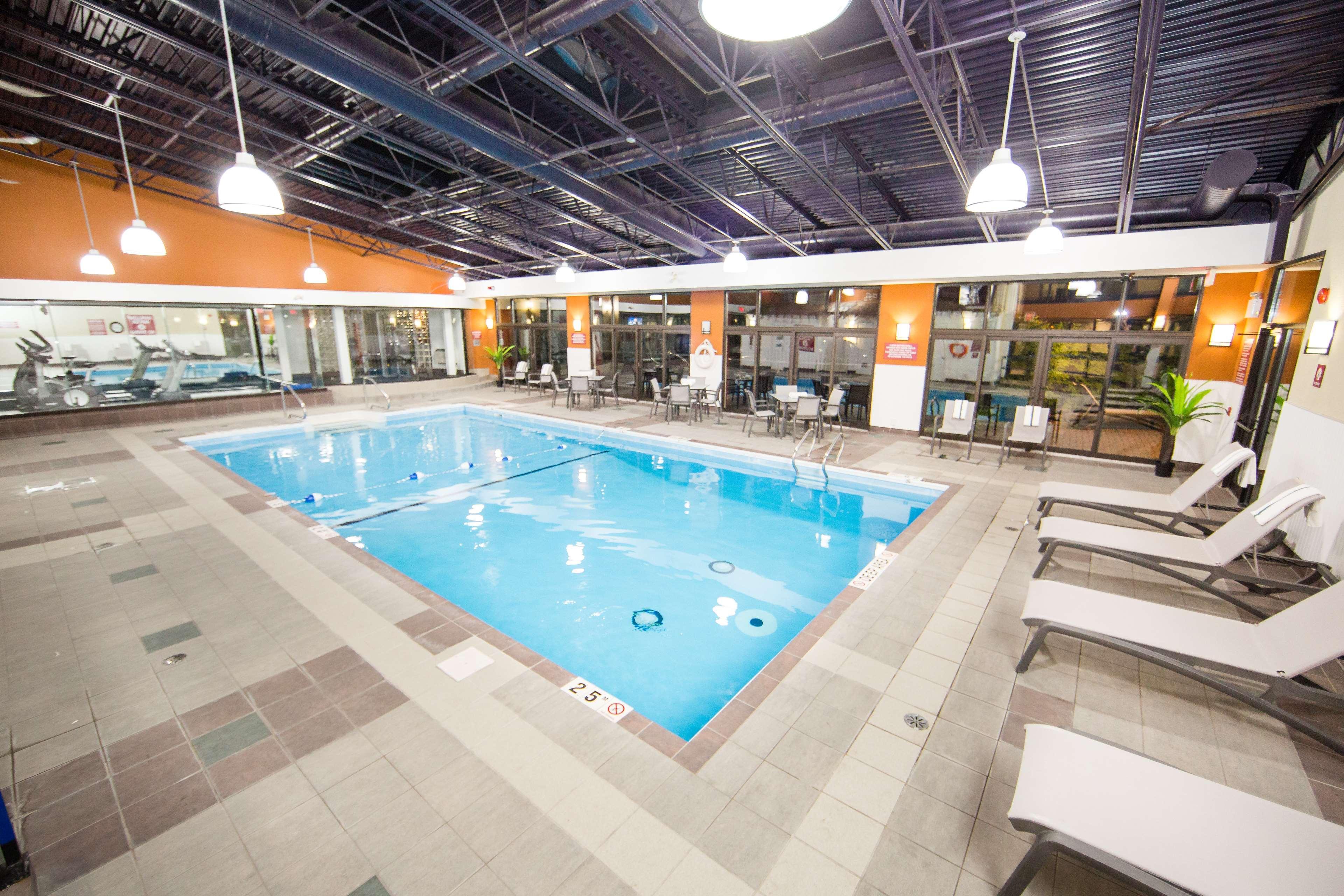 Best Western Plus Ottawa Kanata Hotel And Conference Centre Exterior photo