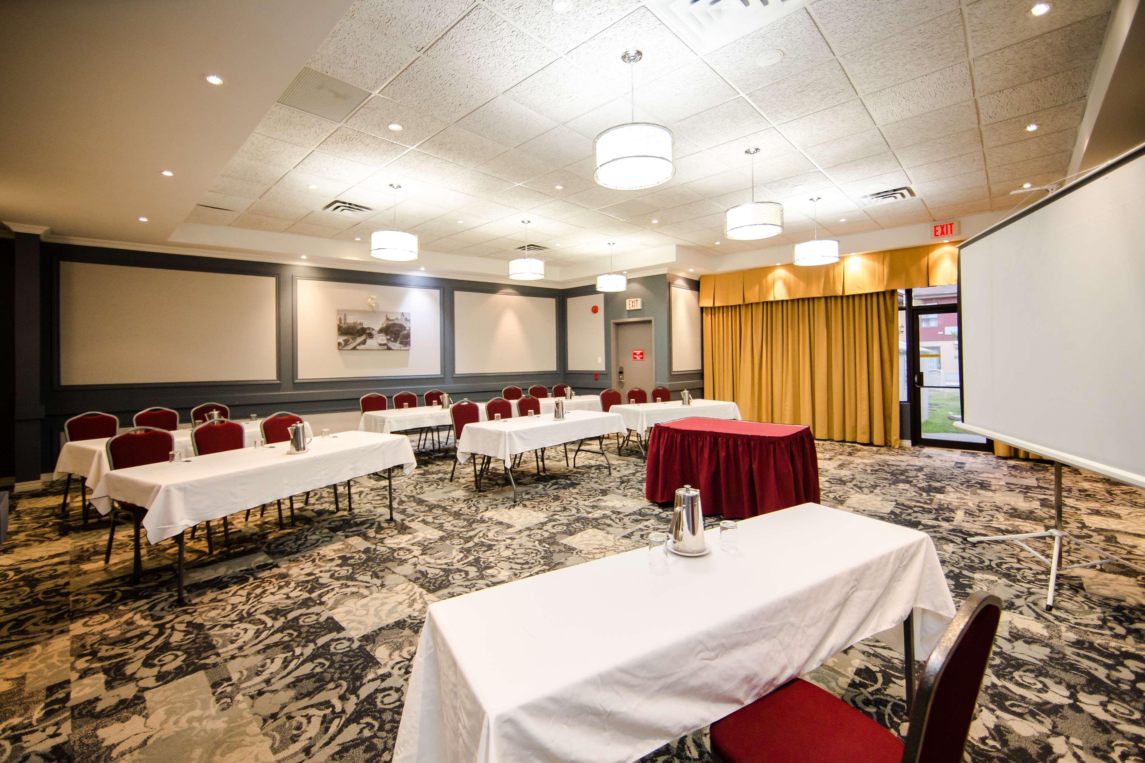 Best Western Plus Ottawa Kanata Hotel And Conference Centre Exterior photo