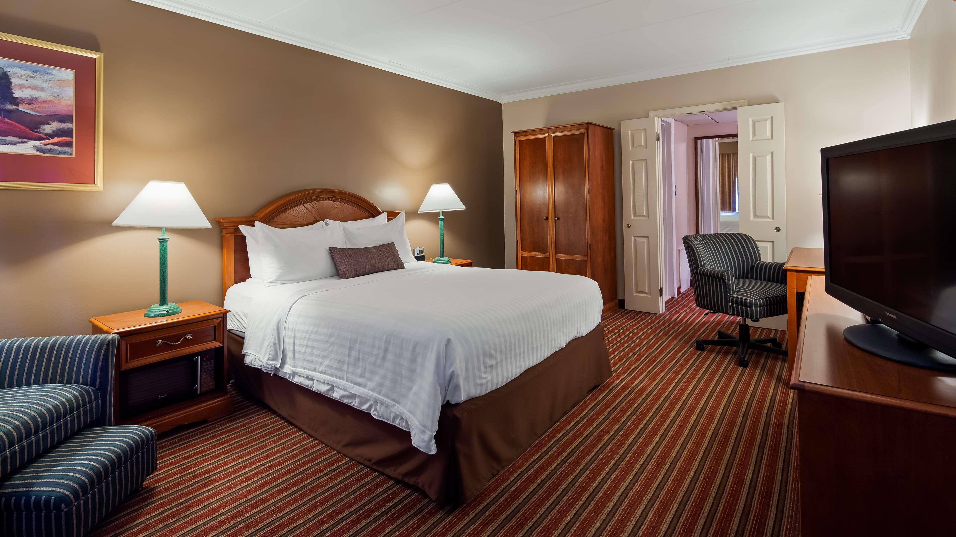 Best Western Plus Ottawa Kanata Hotel And Conference Centre Exterior photo