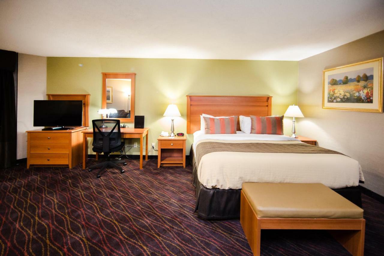 Best Western Plus Ottawa Kanata Hotel And Conference Centre Exterior photo