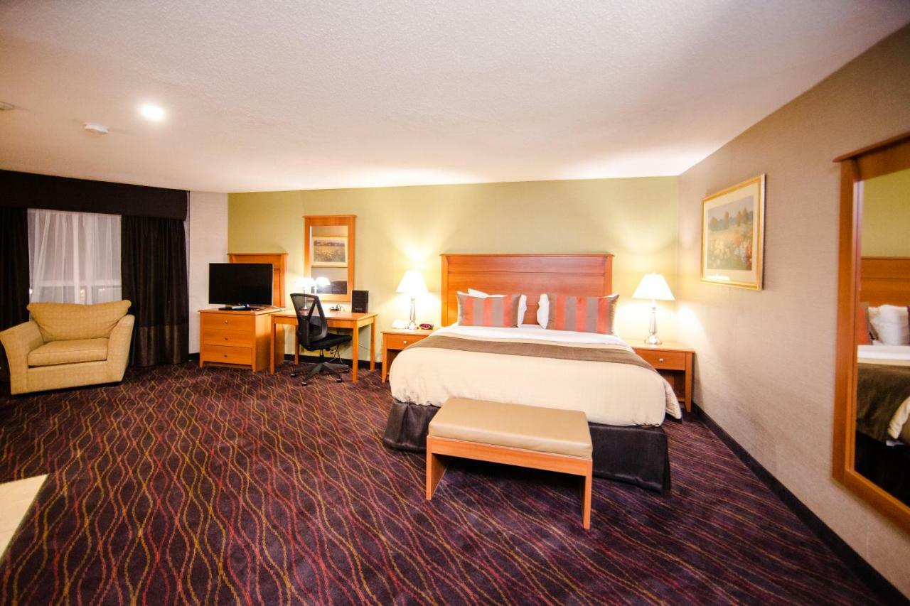 Best Western Plus Ottawa Kanata Hotel And Conference Centre Exterior photo
