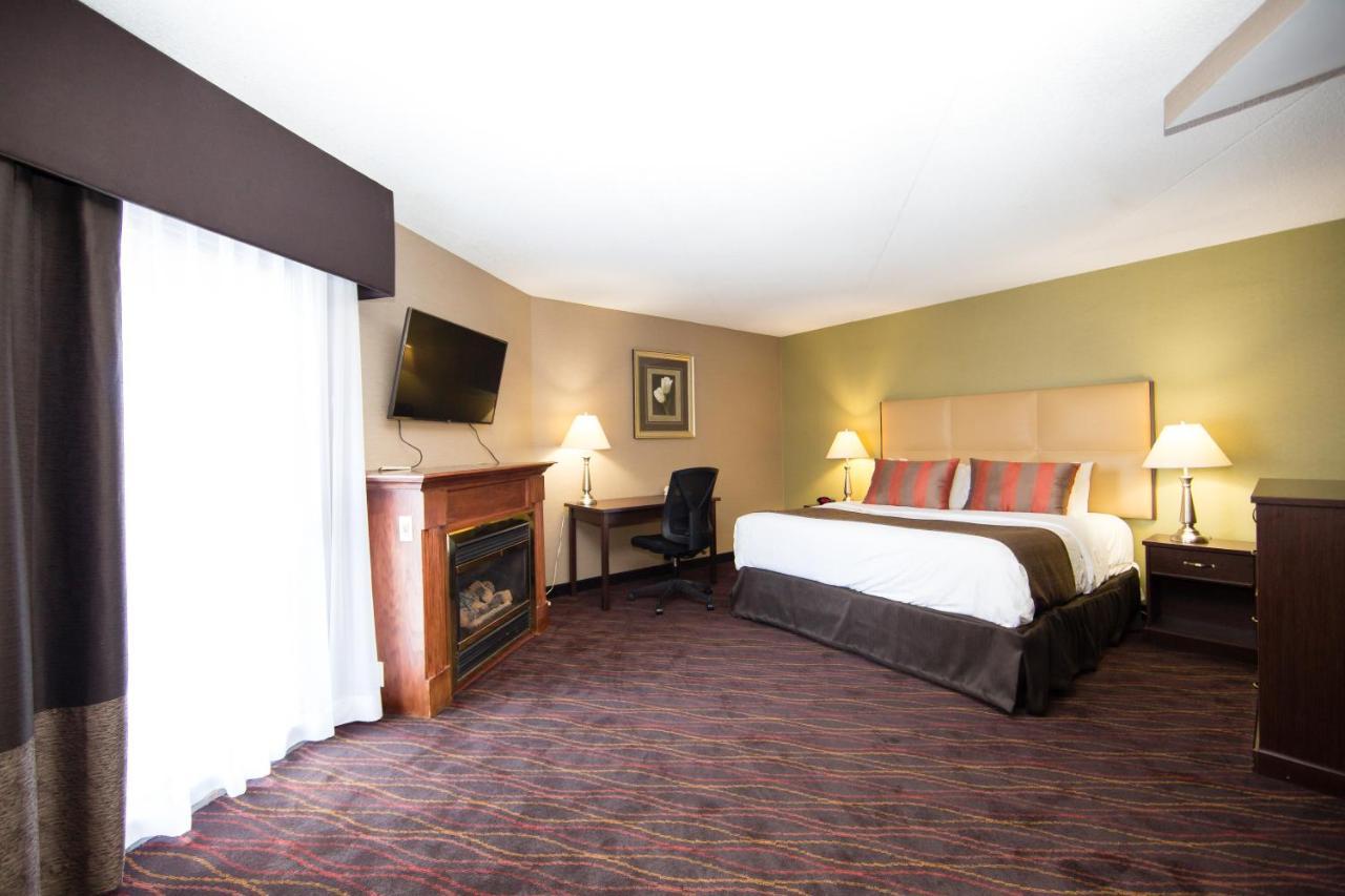 Best Western Plus Ottawa Kanata Hotel And Conference Centre Exterior photo